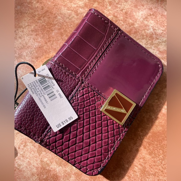 NWT Victoria’s Secret Wristlet Wallet - Picture 3 of 4